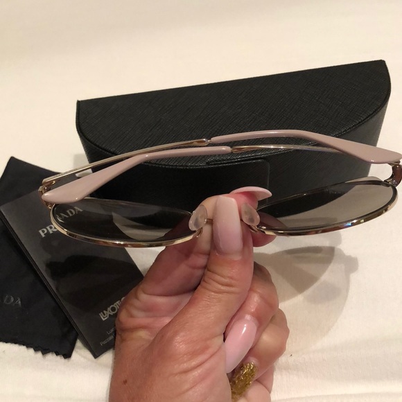 PRADA Sunglasses 🕶 - Picture 3 of 5